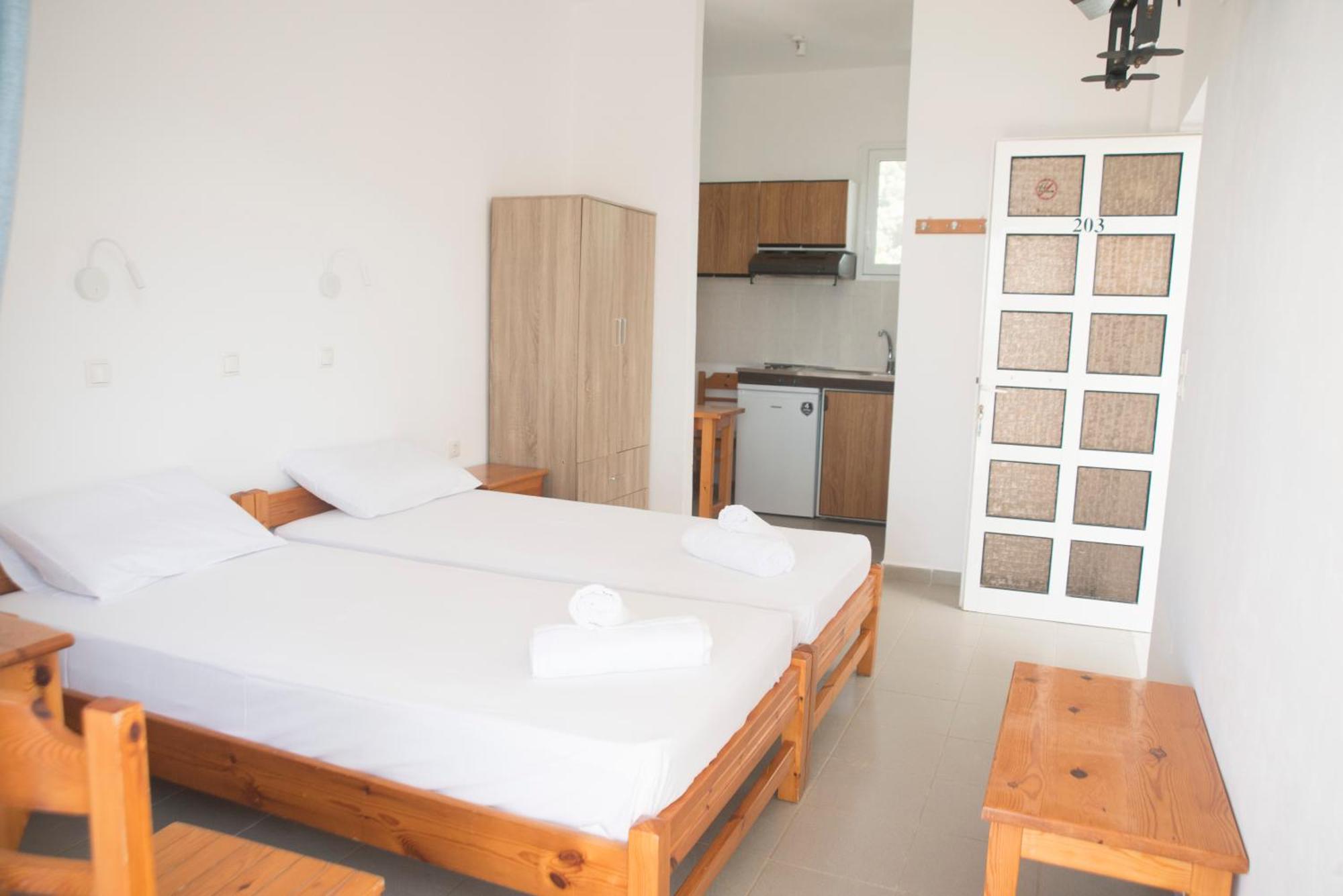 Manolia Apartments & Studios Plakias Bagian luar foto
