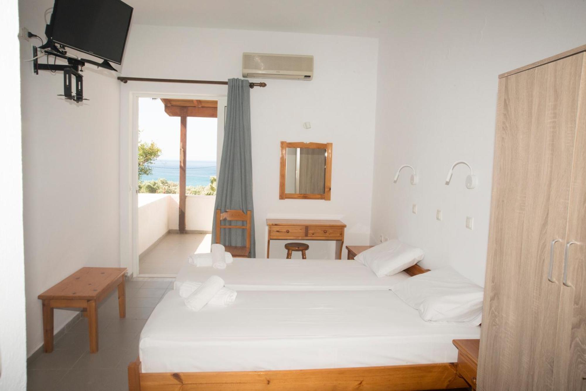 Manolia Apartments & Studios Plakias Bagian luar foto
